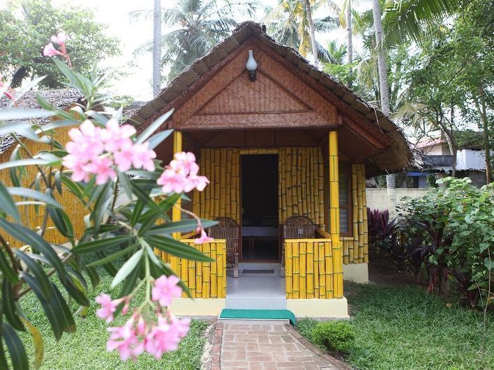 Savithri Inn Bamboo Cottages & Resorts 瓦尔卡拉 外观 照片