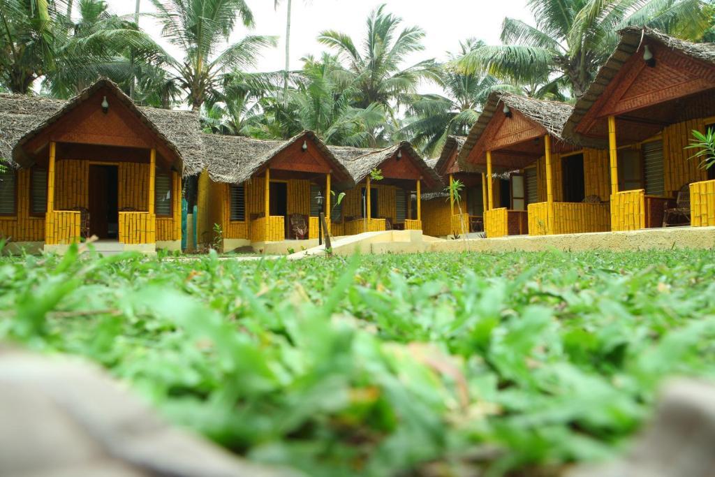 Savithri Inn Bamboo Cottages & Resorts 瓦尔卡拉 外观 照片