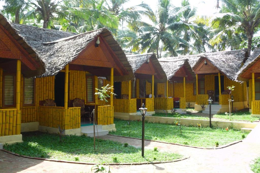Savithri Inn Bamboo Cottages & Resorts 瓦尔卡拉 外观 照片