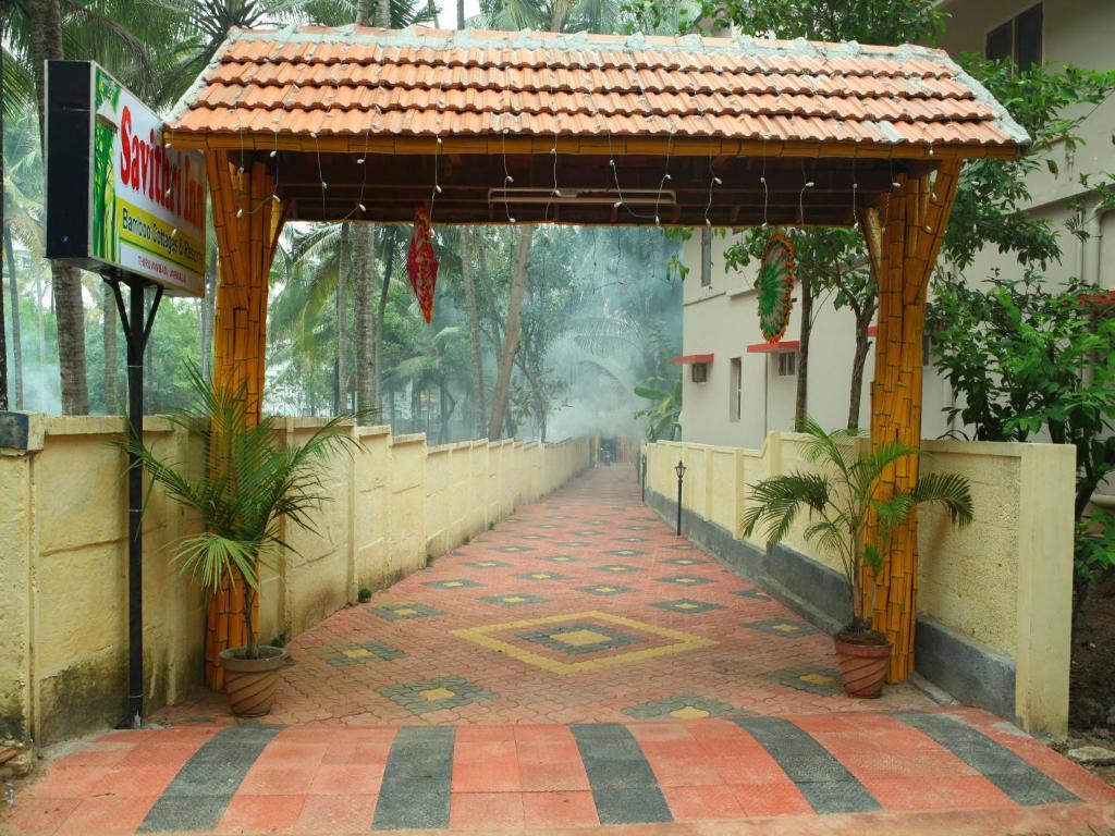 Savithri Inn Bamboo Cottages & Resorts 瓦尔卡拉 外观 照片