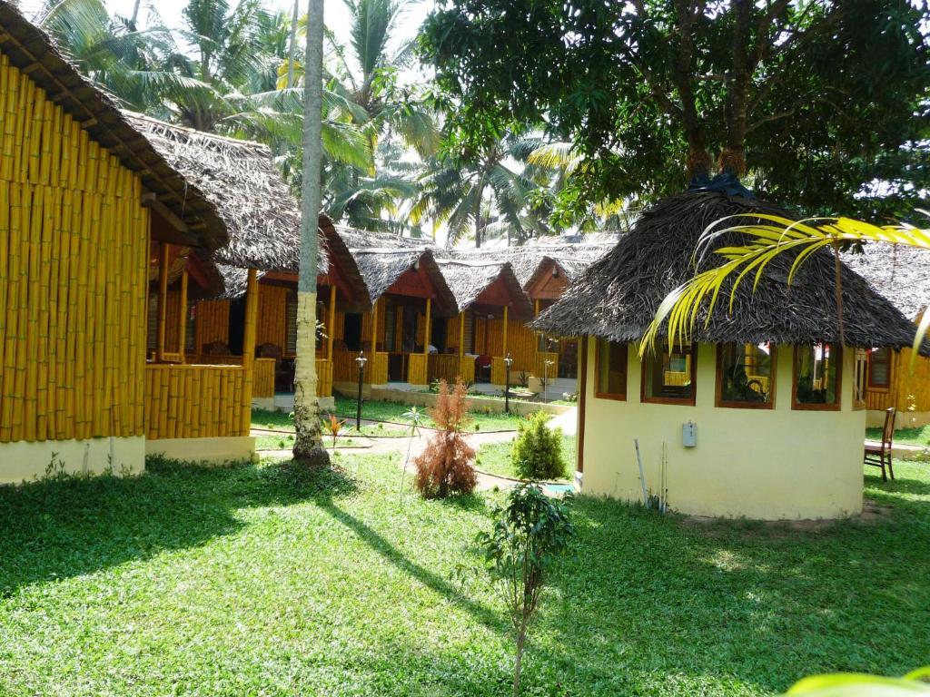 Savithri Inn Bamboo Cottages & Resorts 瓦尔卡拉 外观 照片