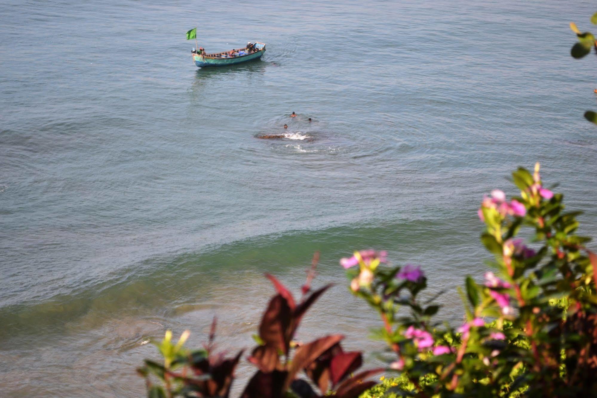 Savithri Inn Bamboo Cottages & Resorts 瓦尔卡拉 外观 照片