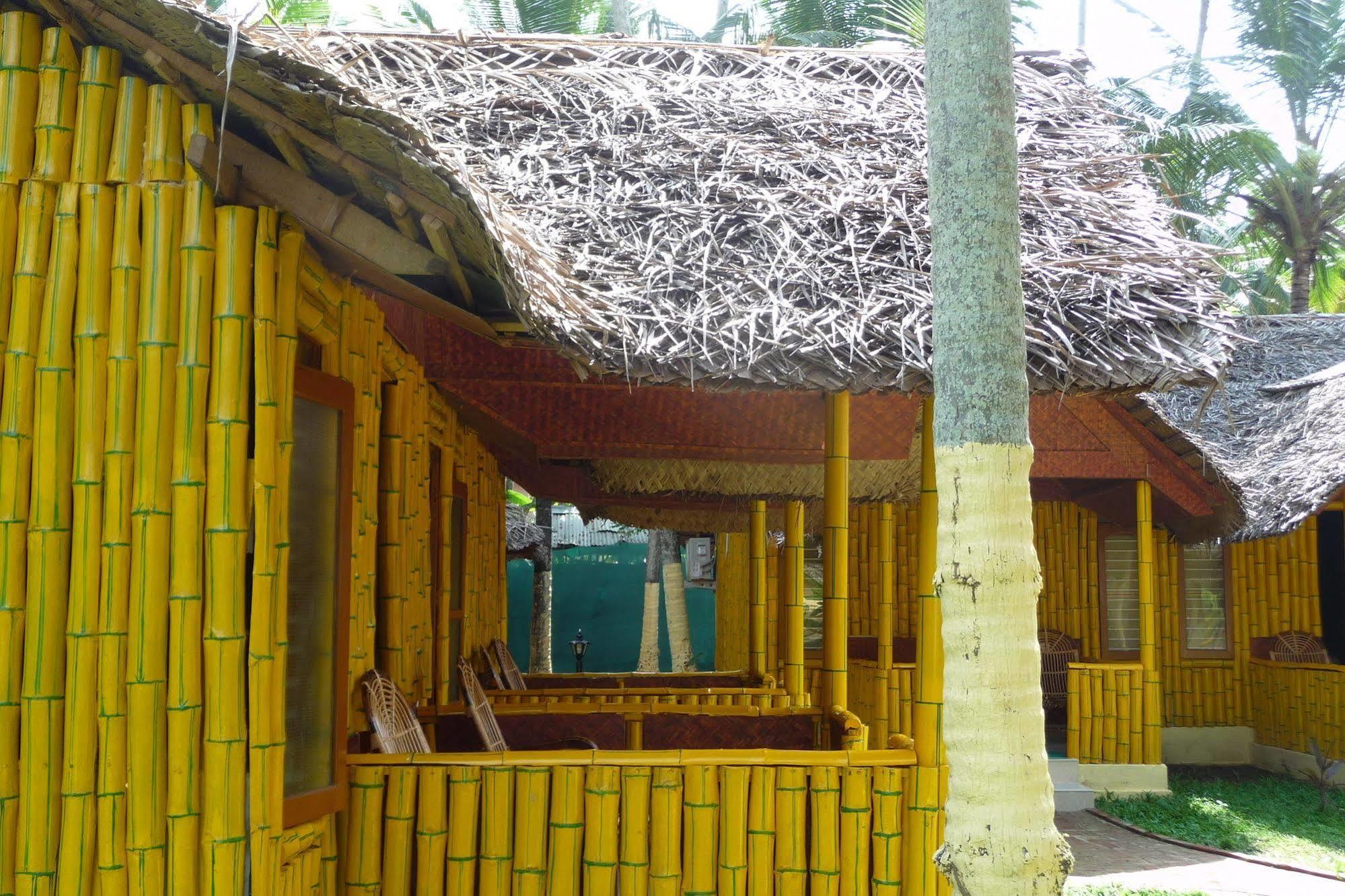 Savithri Inn Bamboo Cottages & Resorts 瓦尔卡拉 外观 照片