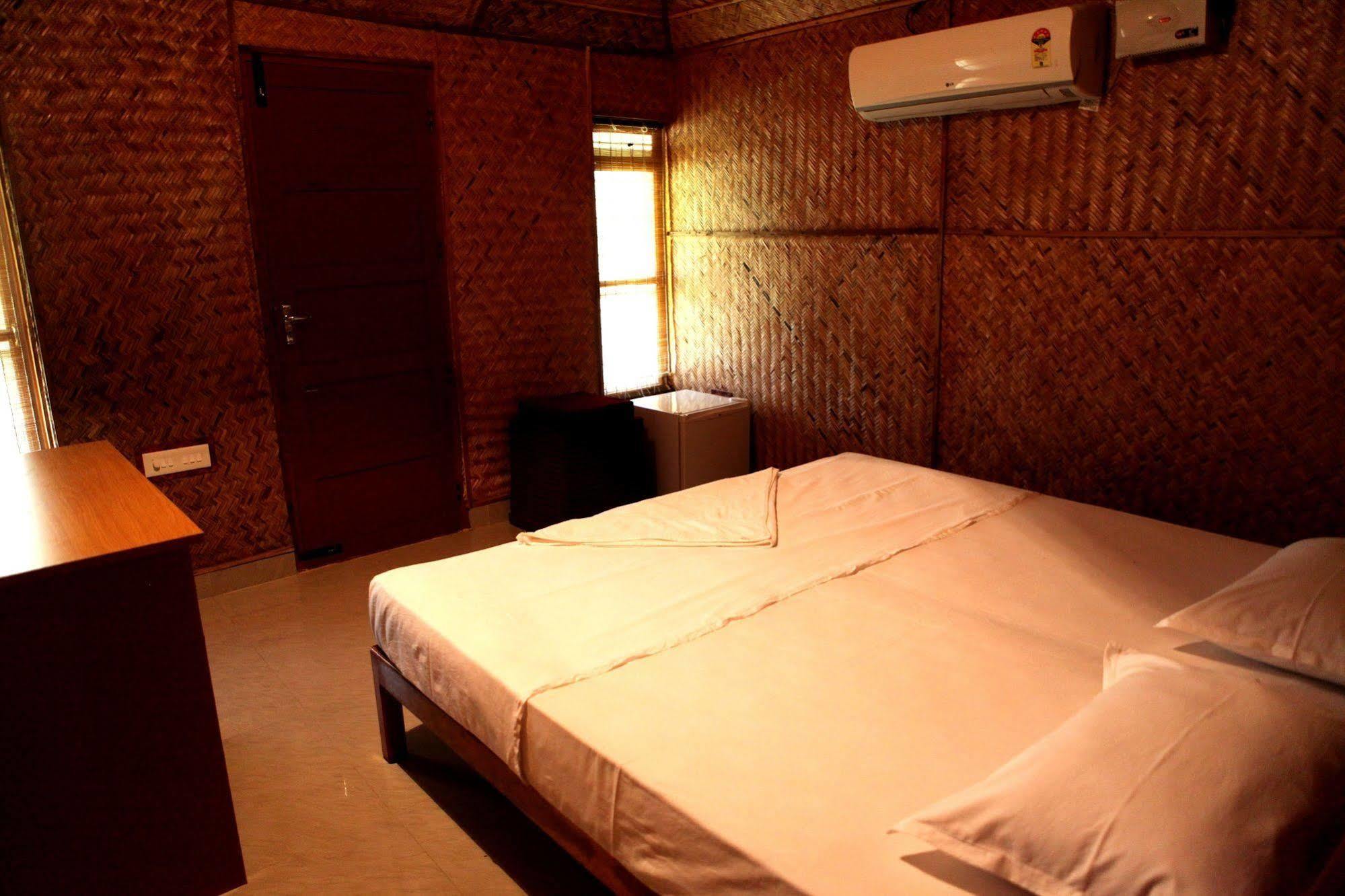 Savithri Inn Bamboo Cottages & Resorts 瓦尔卡拉 外观 照片