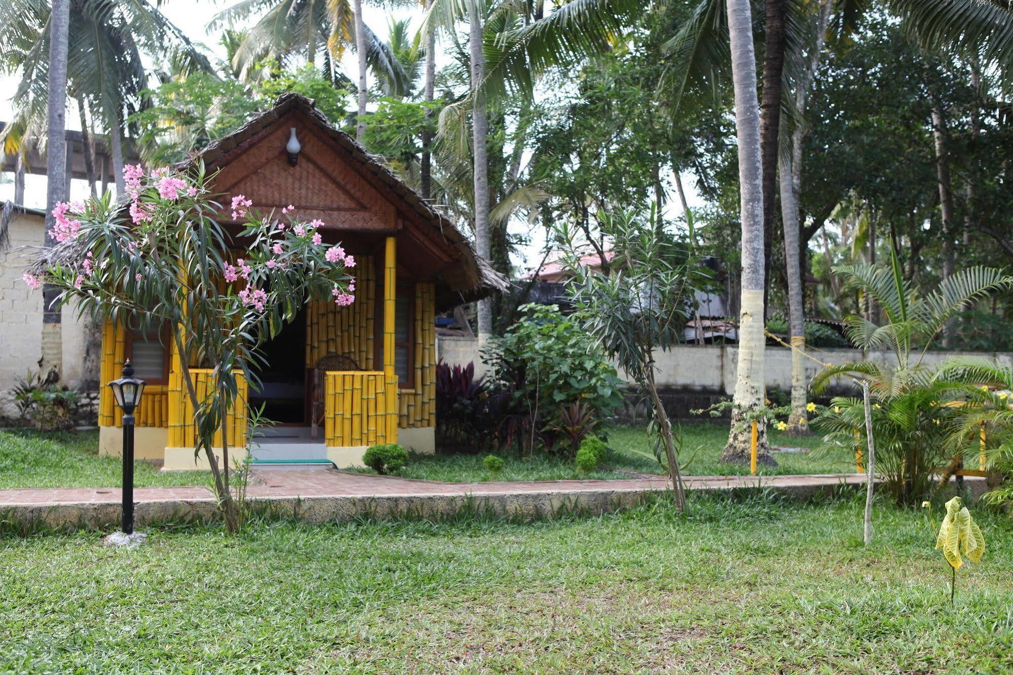 Savithri Inn Bamboo Cottages & Resorts 瓦尔卡拉 外观 照片
